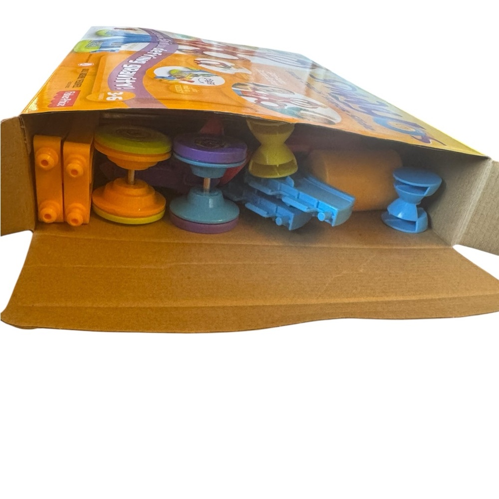 Fisher-Price Spinnyo’s Racing Chasing Super Slide Spiral Race Track - Picture 4 of 13